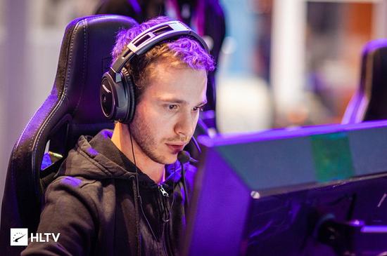 中国AG.AL战队勇夺2025王者荣耀电竞世界杯冠军