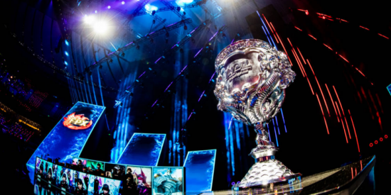 新竞技游戏开发与英雄联盟生态系统变革的最新动态