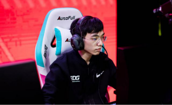 零红蝶重制版滤镜问题引发玩家不满 官方迅速发布补丁